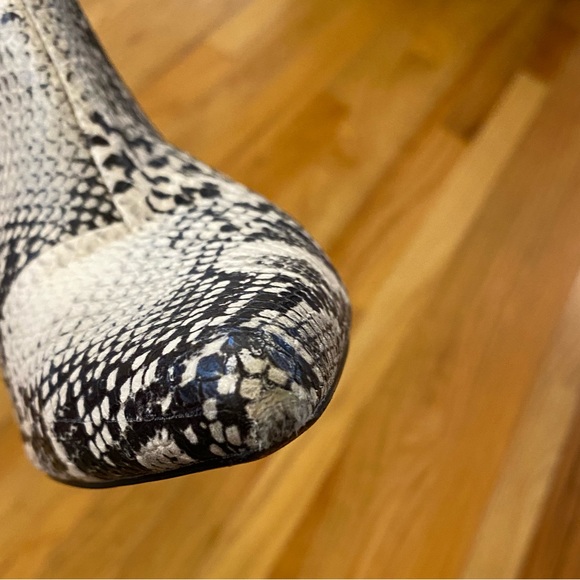 Snakeskin Booties,  heel, Size 5 - Picture 10 of 10